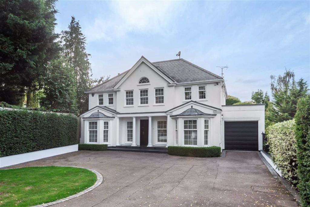 Duchy Road, Hadley Wood, Hertfordshire Statons