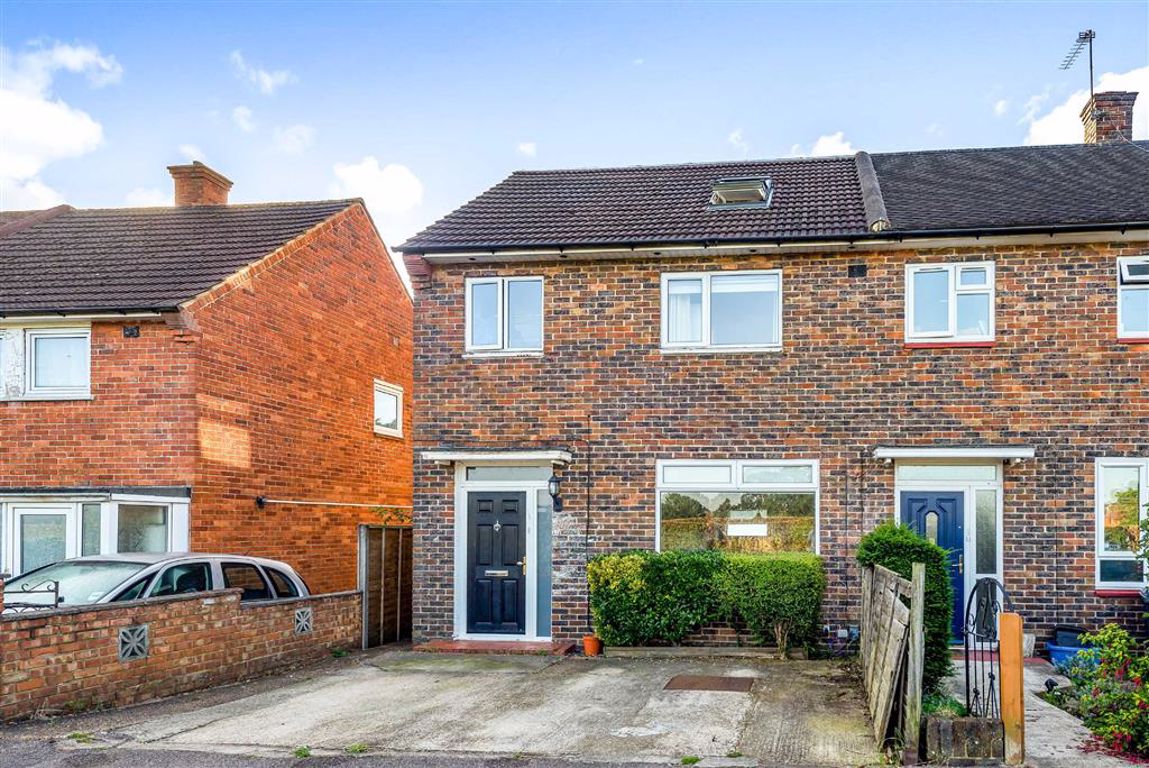 Croxdale Road, Borehamwood, Hertfordshire Statons