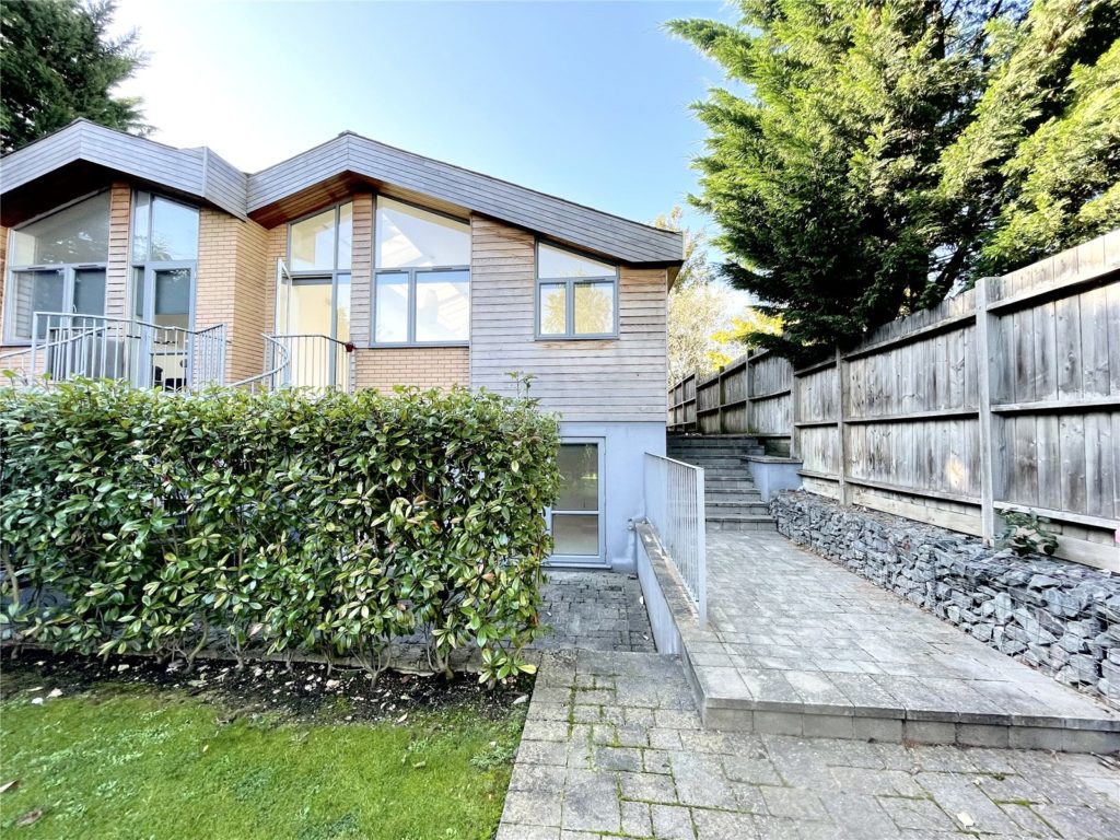 Bell Brook Rise, Friern Barnet