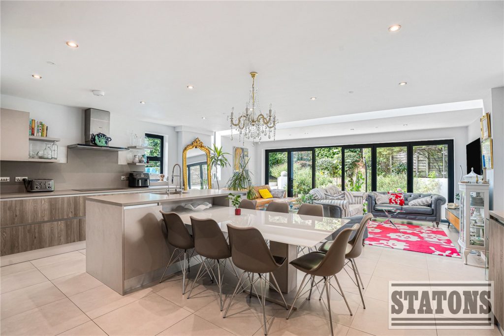 Loring Road, Whetstone