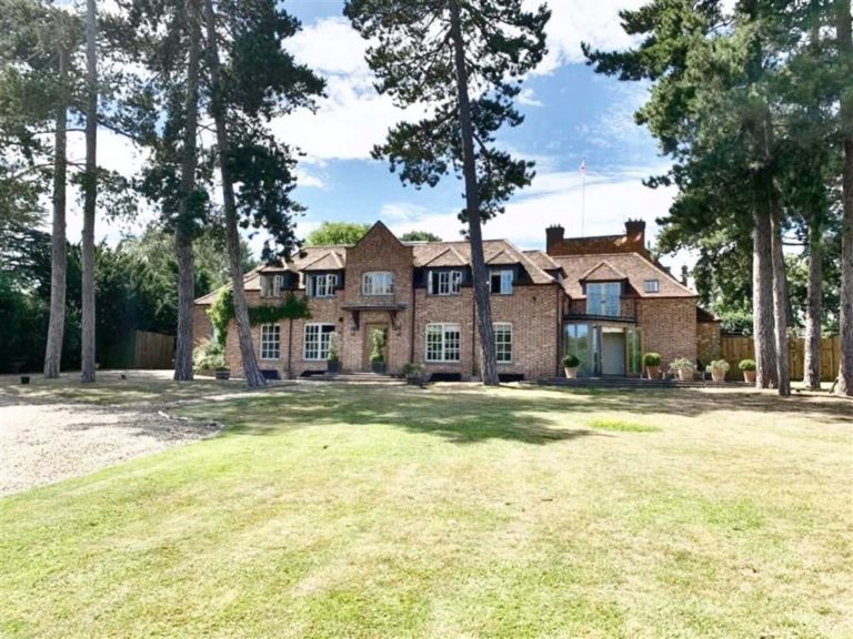 Bayford Lane, Bayford, Hertfordshire Statons