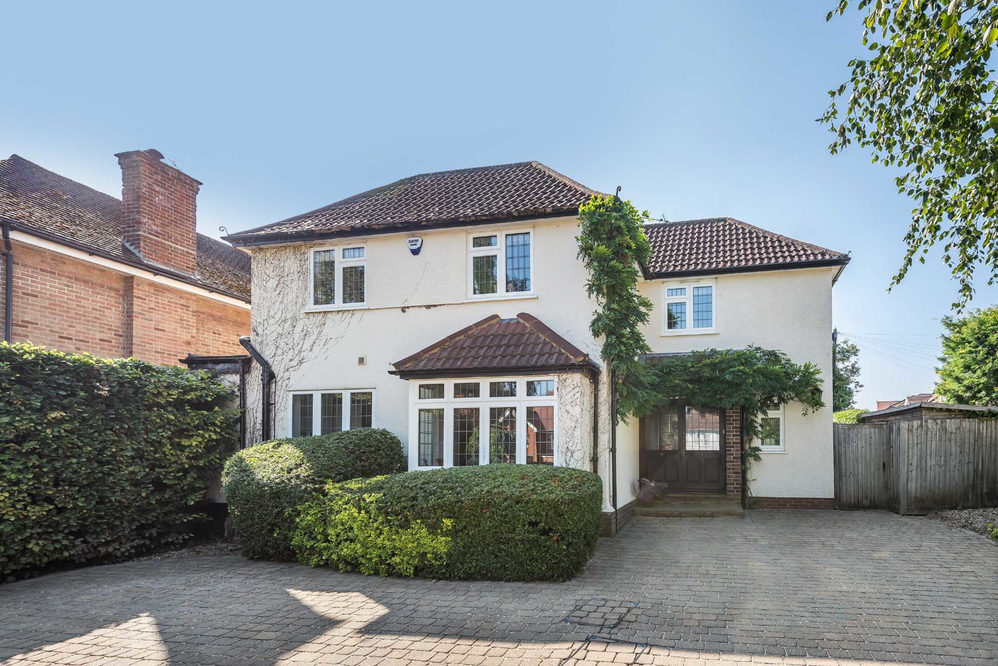 Calder Avenue, Brookmans Park Statons