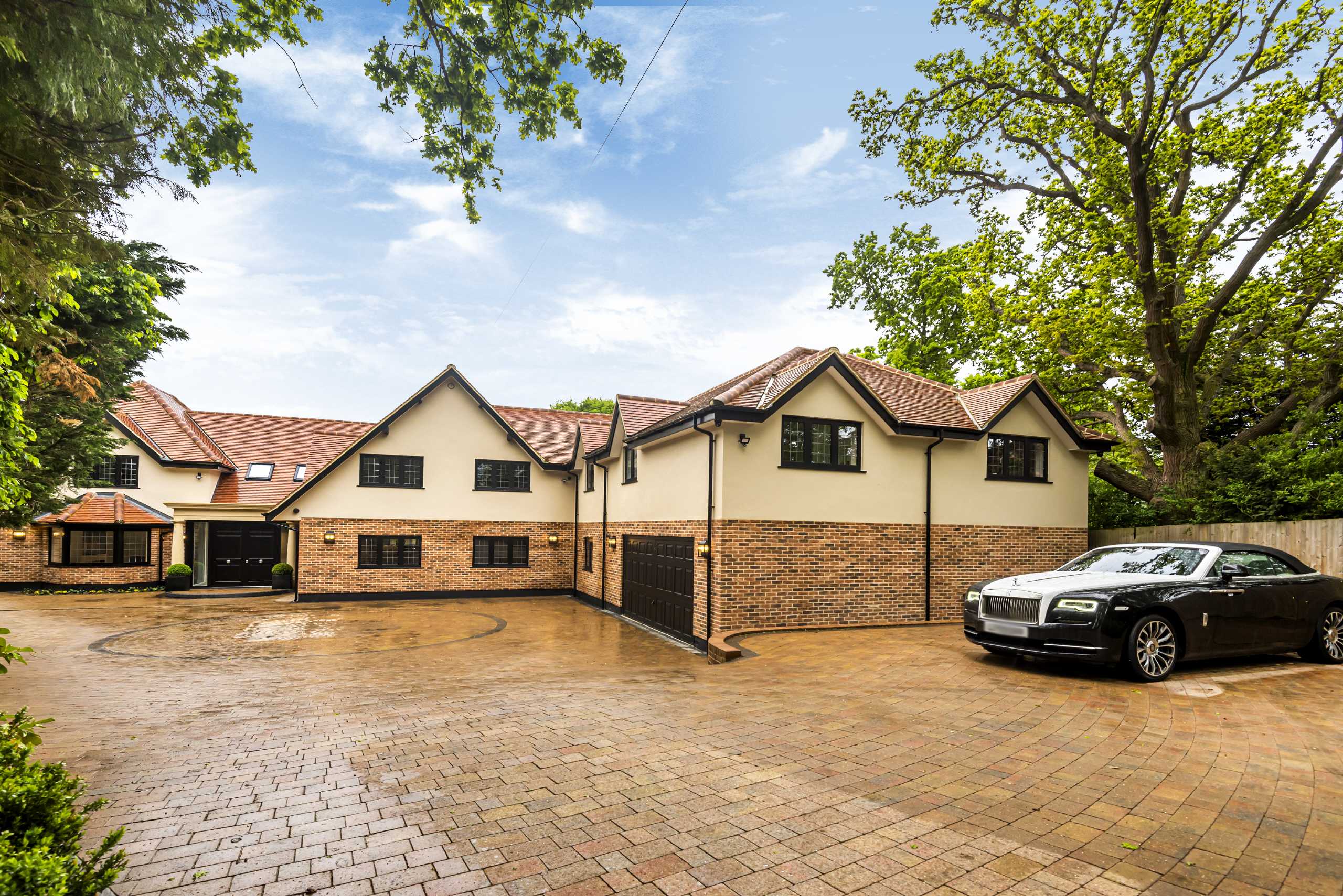 East Ridgeway, Cuffley Statons