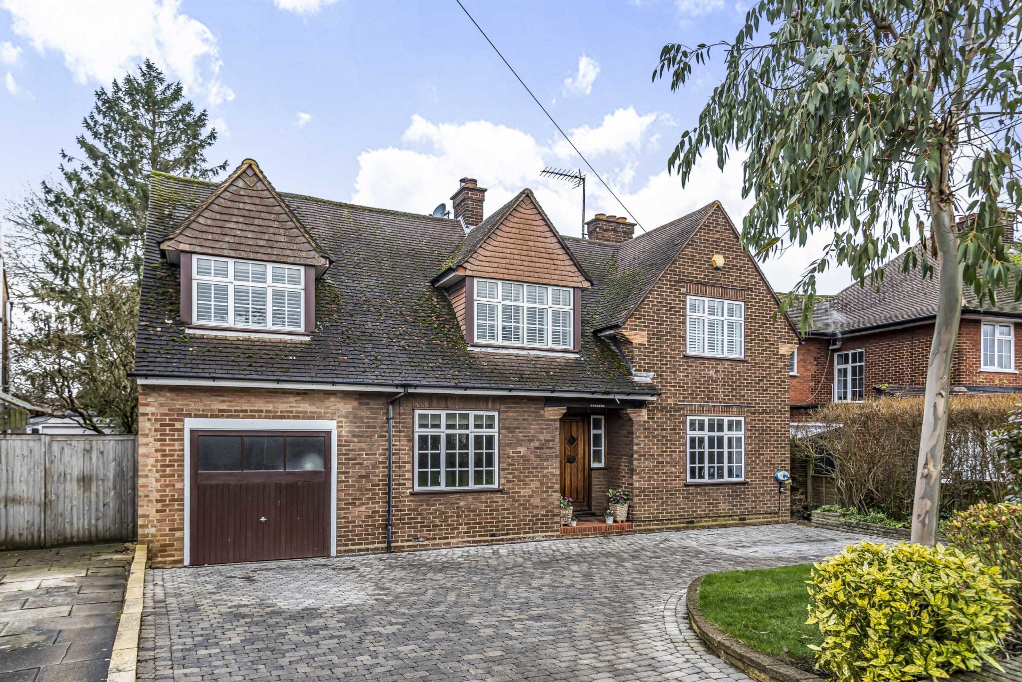 Peplins Way, Brookmans Park Statons