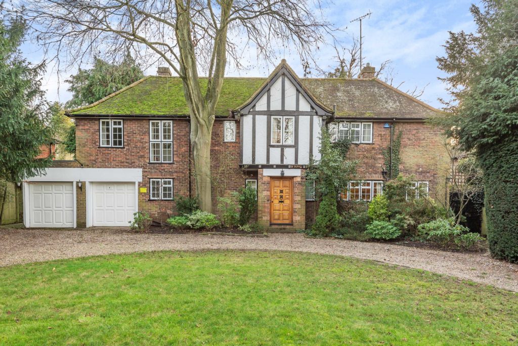 Loom Lane, Radlett Statons