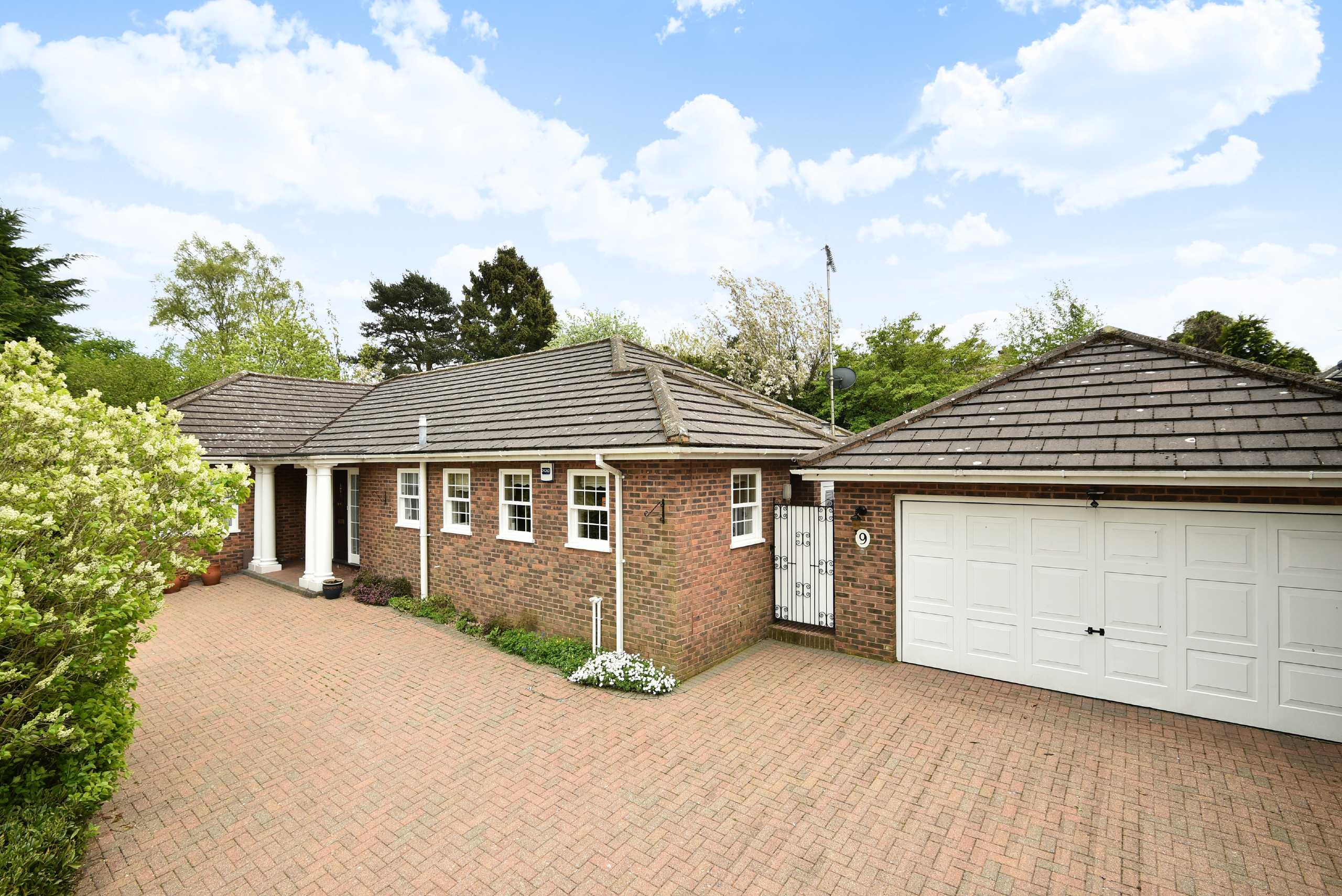 Jennings Way, Statons