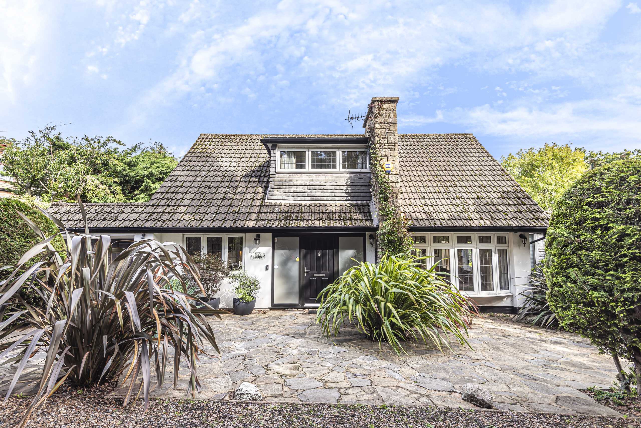 Glebe Lane, Arkley Statons