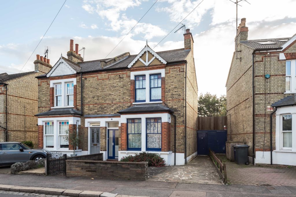 Potters Road, Statons