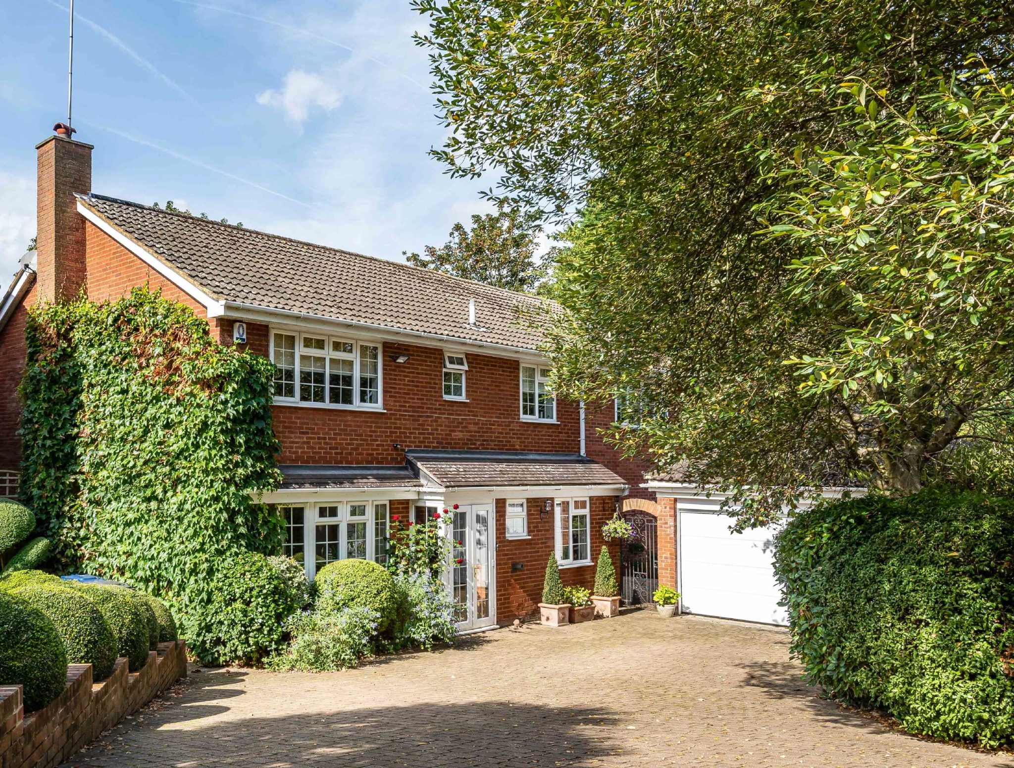 Caddington Close, Statons