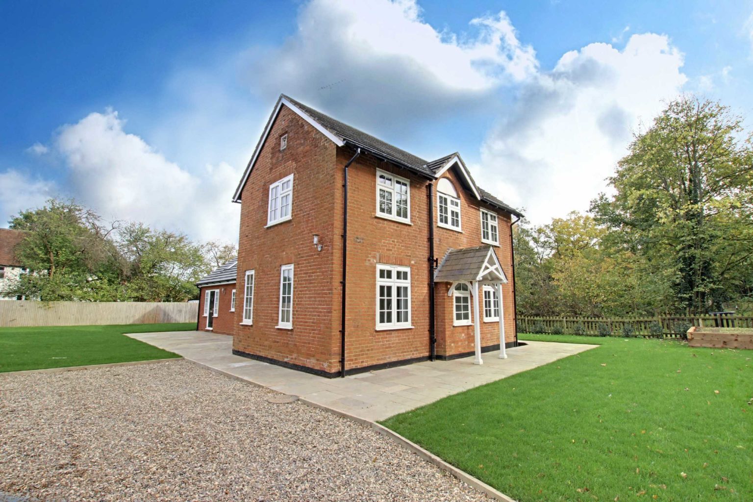 Dancers Hill Road, Bentley Heath Statons