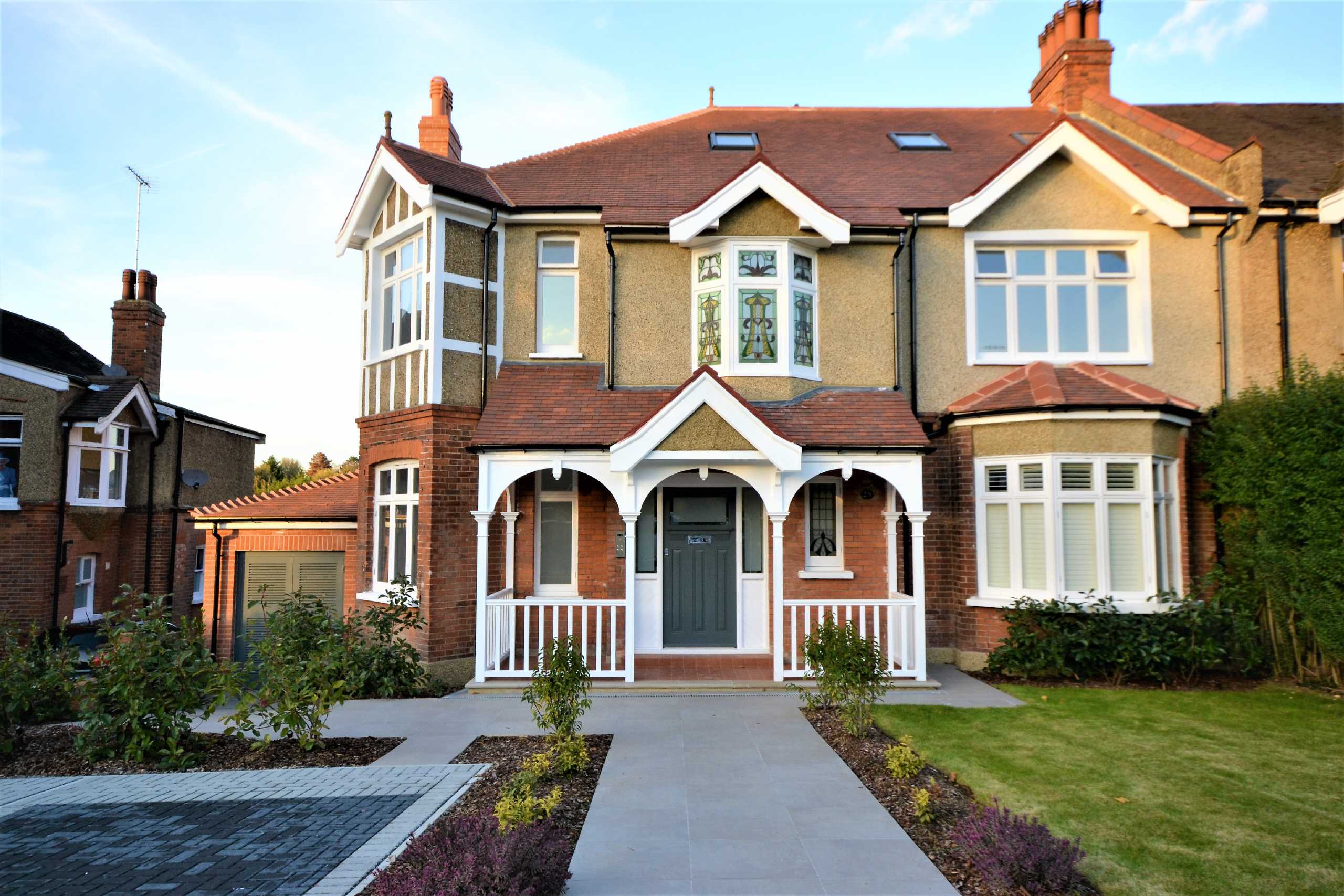 Lancaster Avenue, Hadley Wood Statons