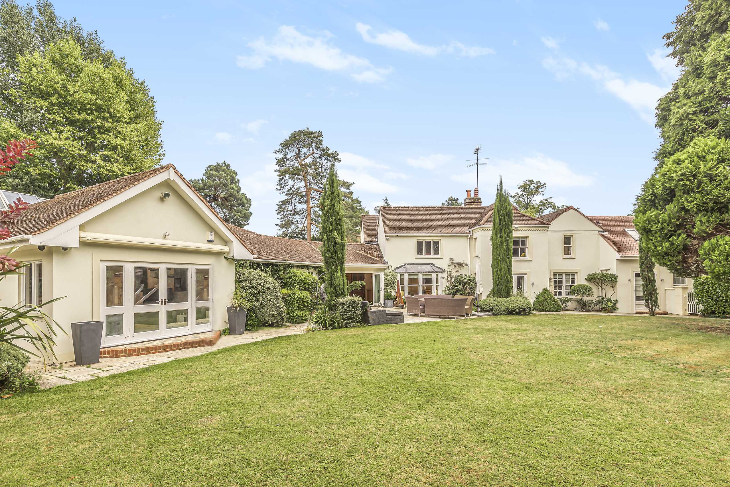 Aldenham Road, Letchmore Heath Statons