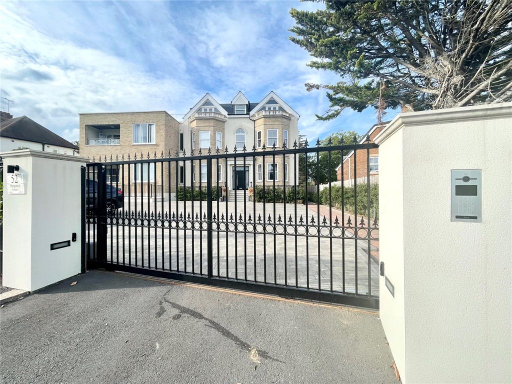 Bergamot House, 52 Rowantree Road