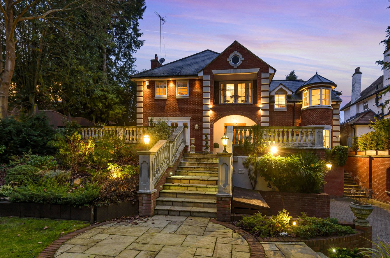 Loom Lane, Radlett Statons