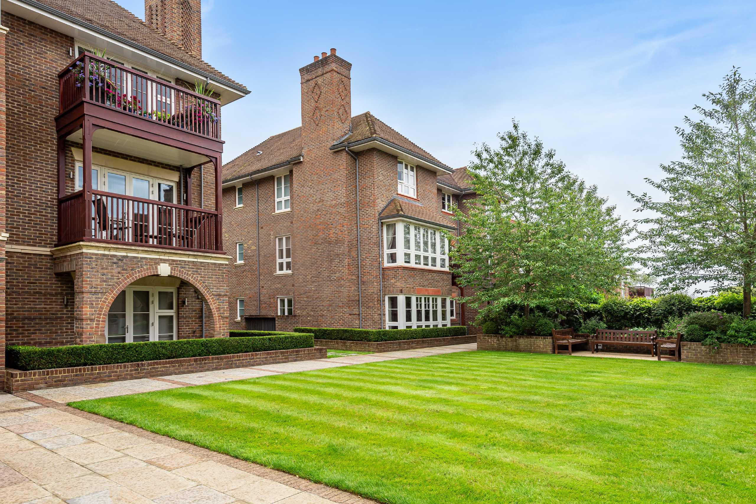 Hammers Lane, Mill Hill Statons