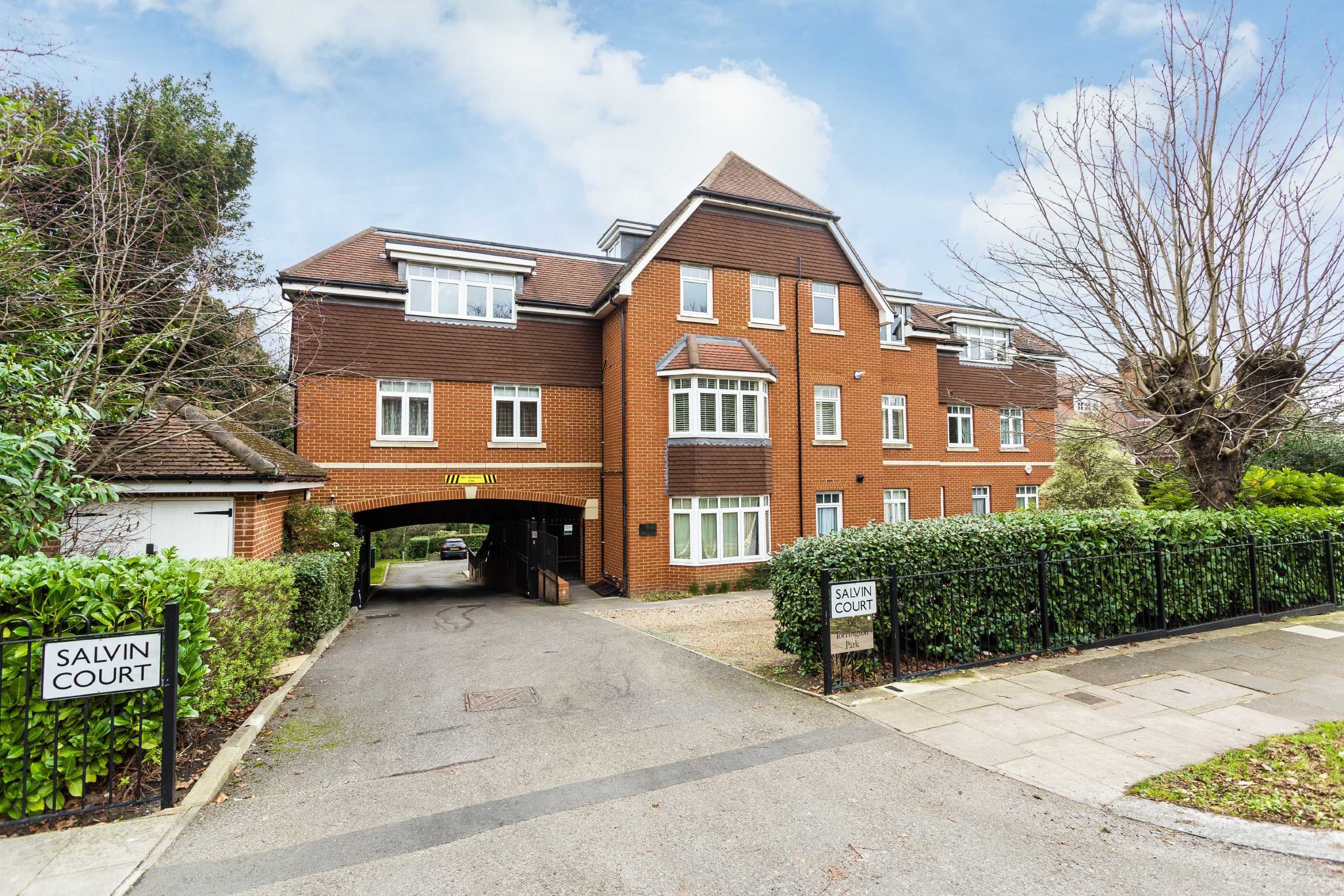 Torrington Park, North Finchley Statons