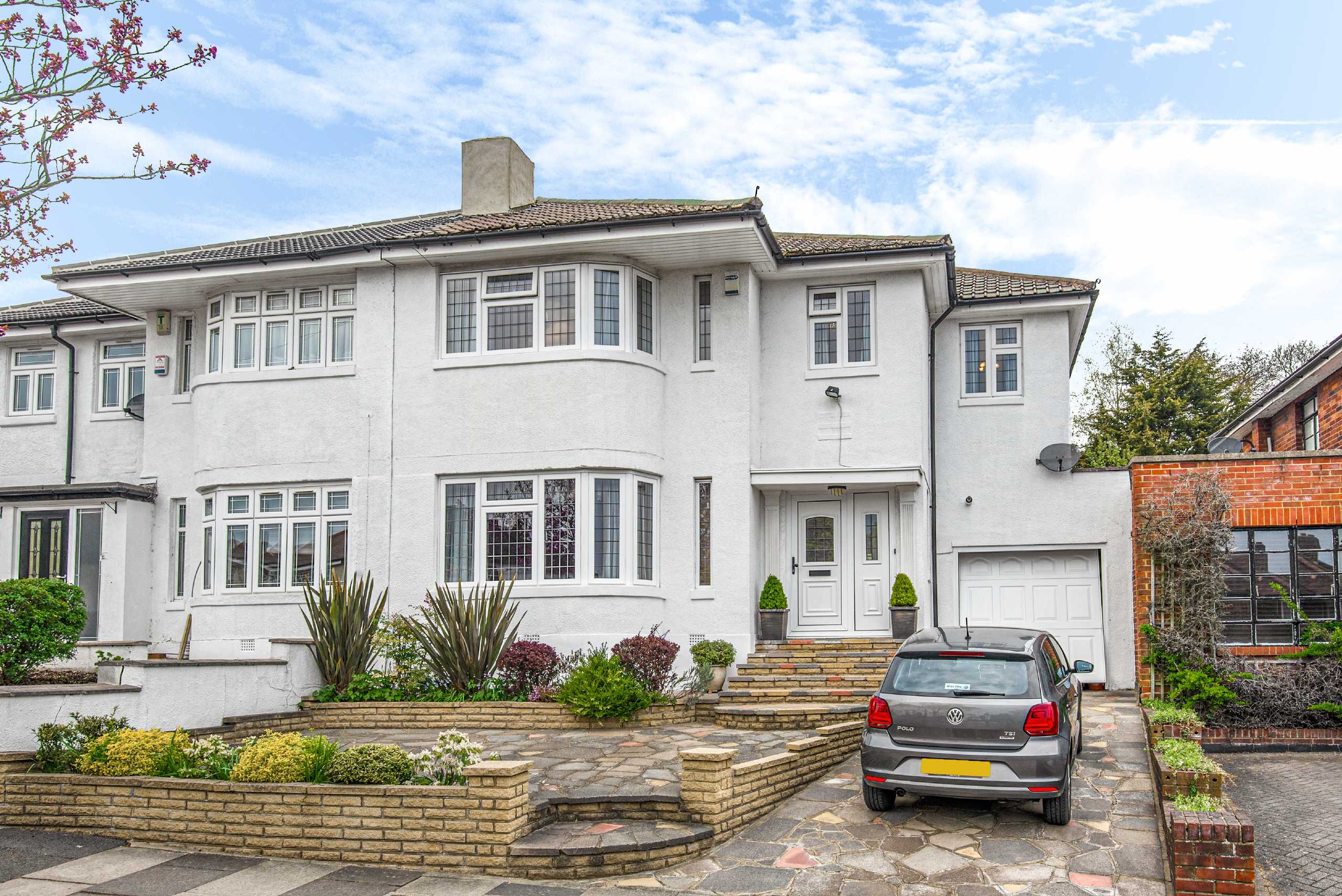 St James Avenue, Whetstone Statons