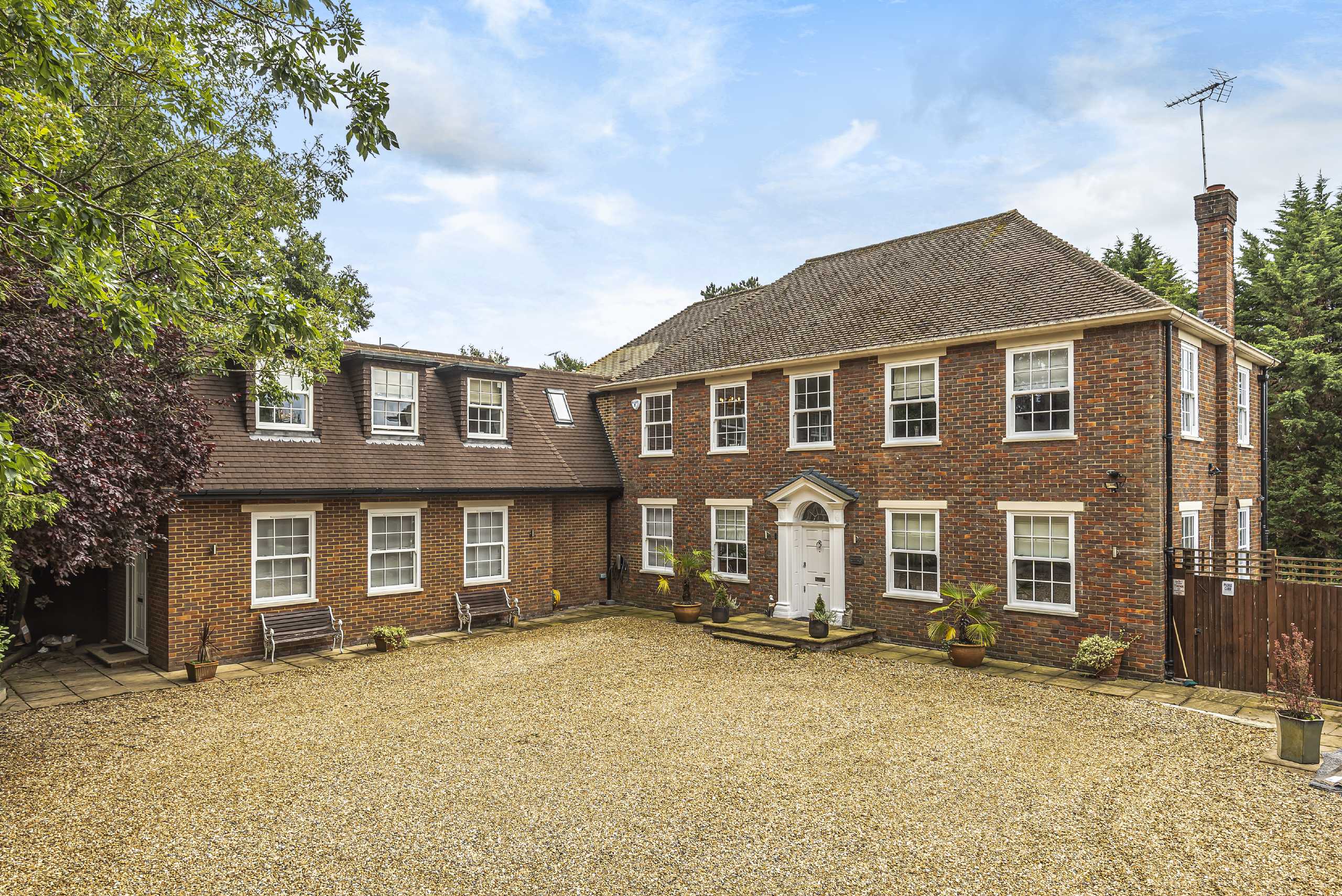 The Drive, Radlett Statons