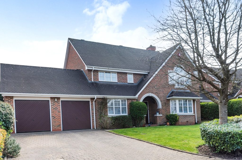 Blattner Close, Elstree