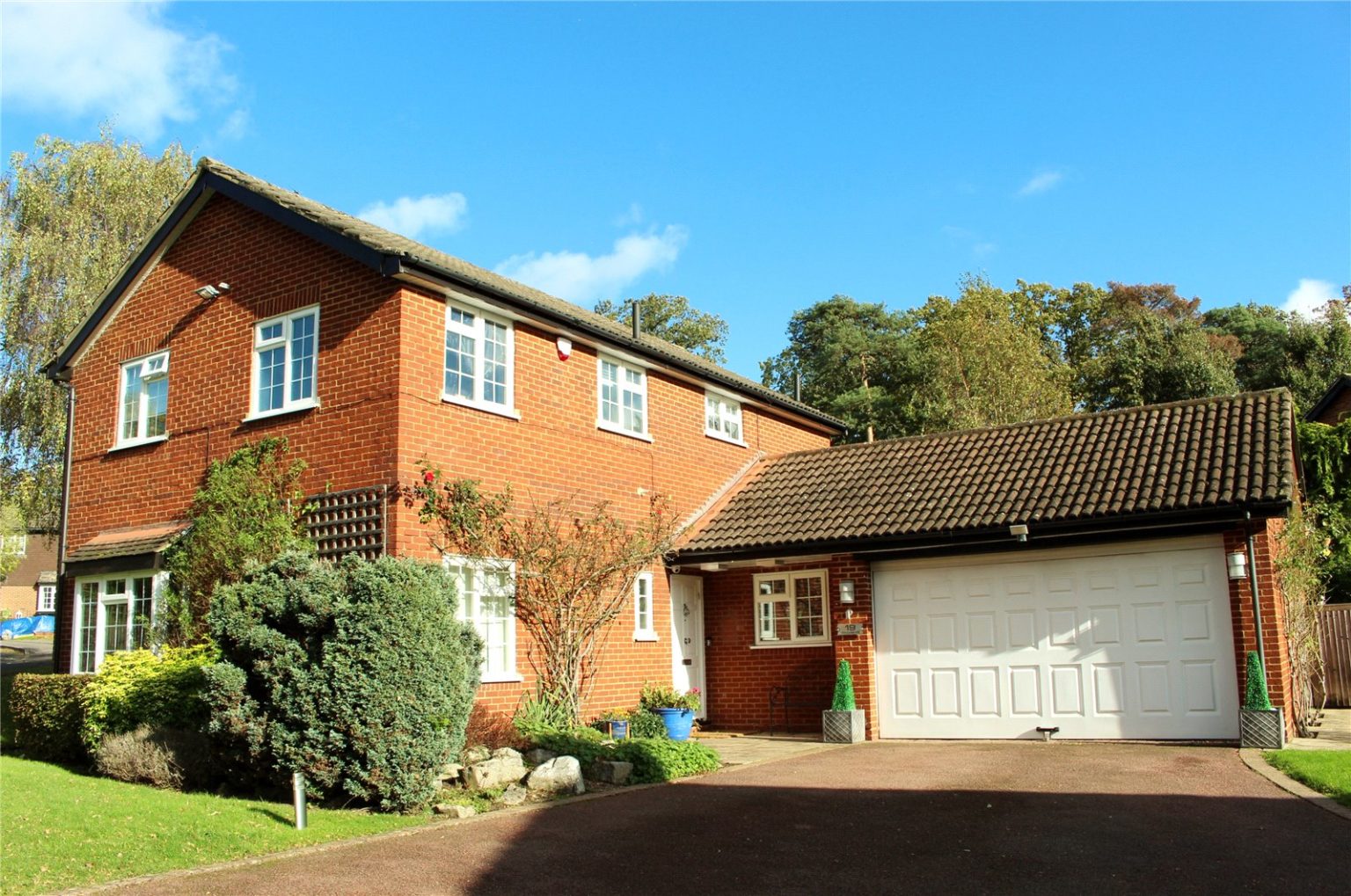 Woodlands, Brookmans Park Statons