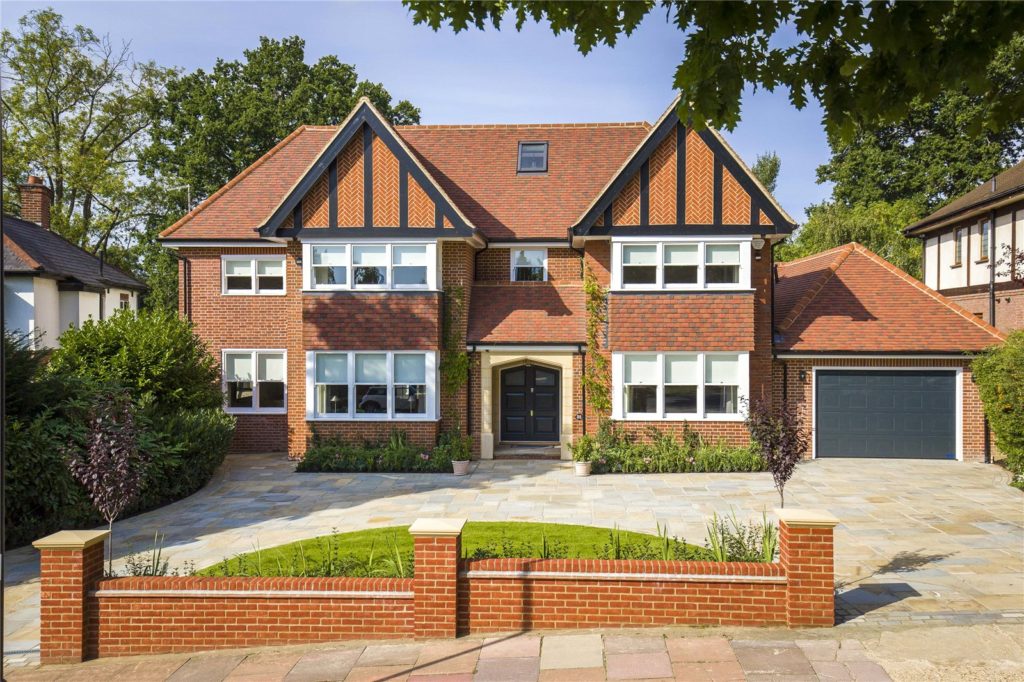 Eversley Crescent, Winchmore Hill
