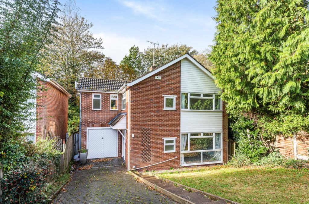 Radlett Park Road, Radlett Statons