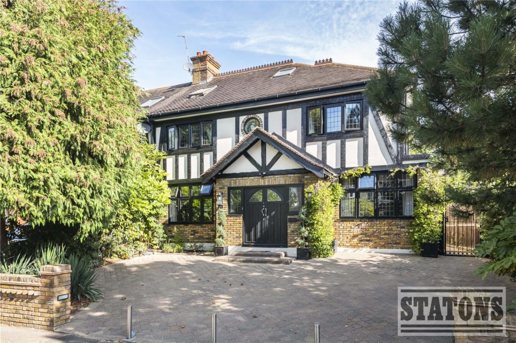 Park Avenue, Enfield