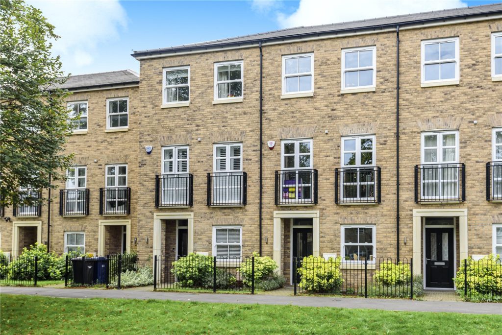 Lovegrove Way, Whetstone