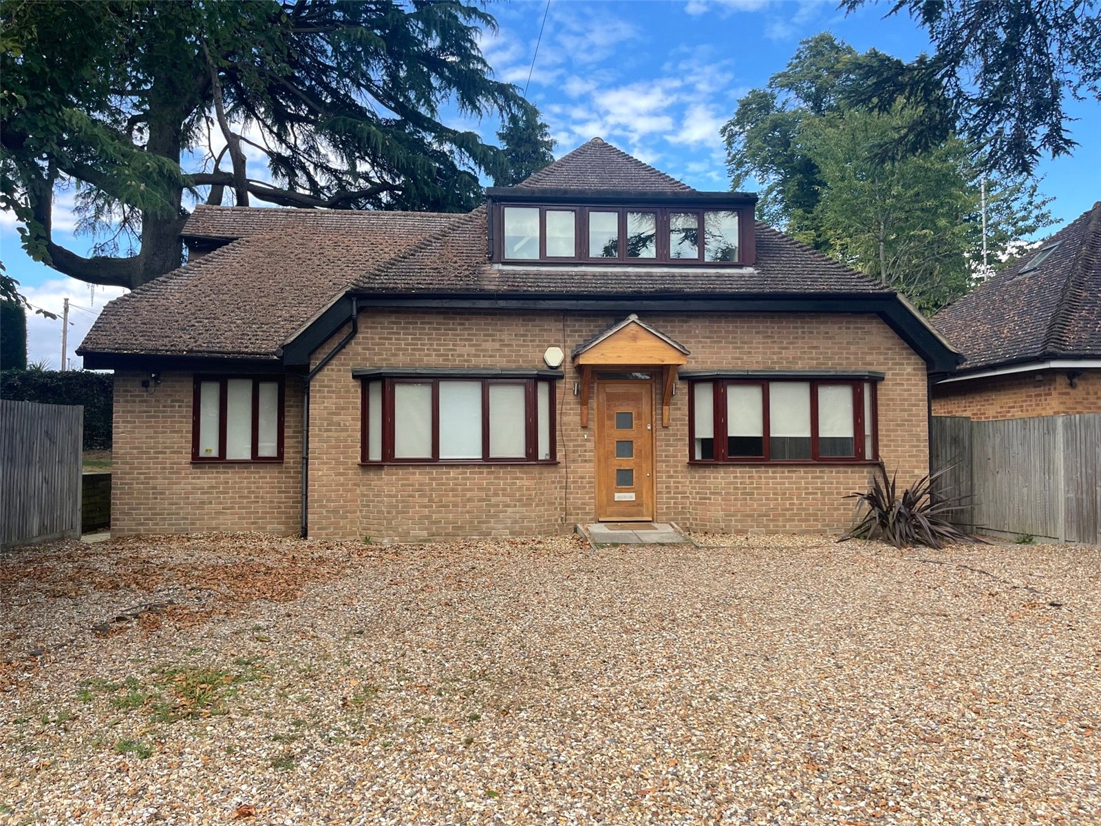 Newlands Close, Edgware Statons