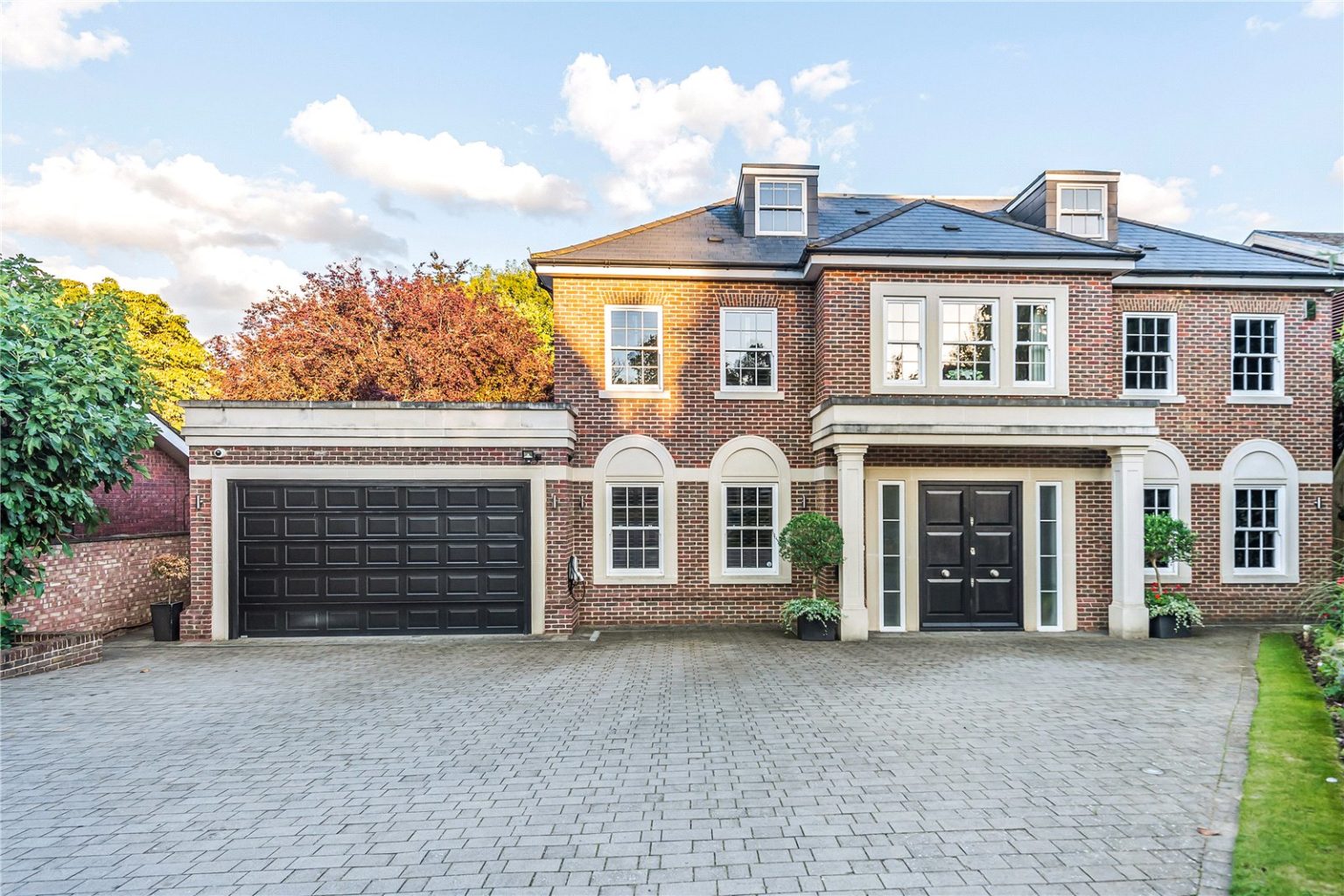 The Pastures, Totteridge Statons