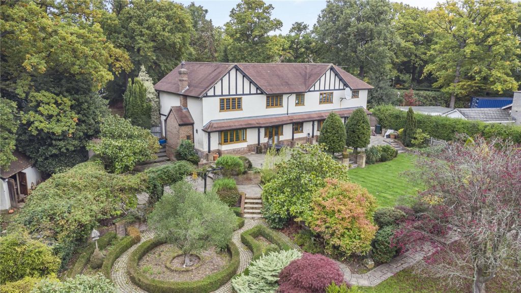 The Ridgeway, Cuffley