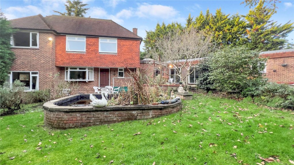 Wood Ride, Hadley Wood Statons