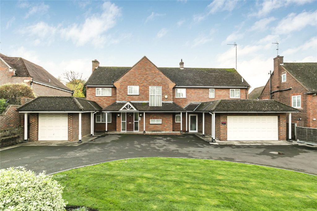 Crescent West, Hadley Wood