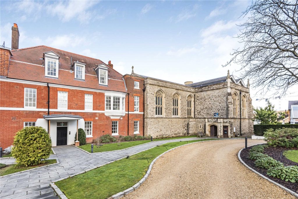 Rosary Manor, Mill Hill