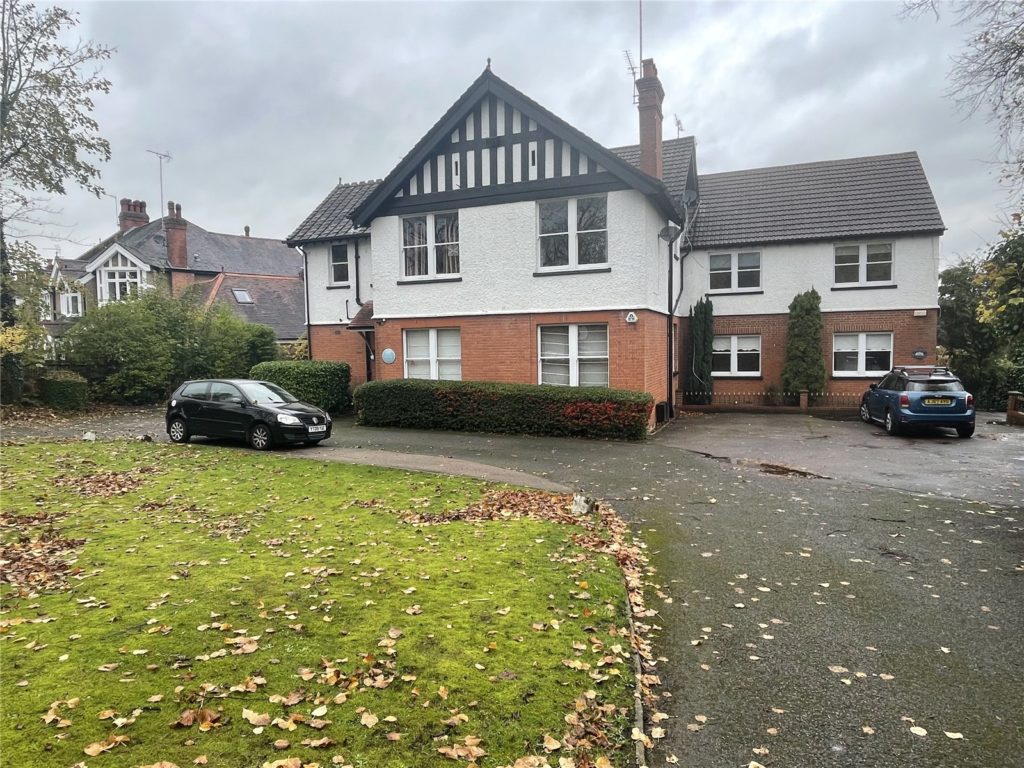 Lancaster Avenue, Hadley Wood