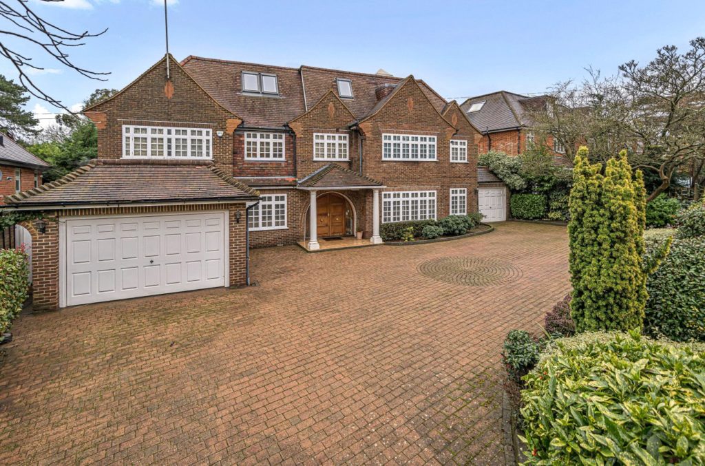 Grange Avenue, Totteridge