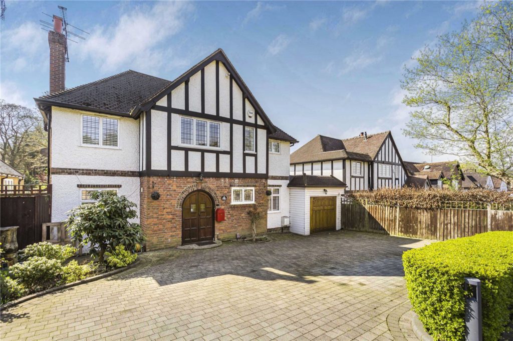 Mount Grace Road, Potters Bar Statons