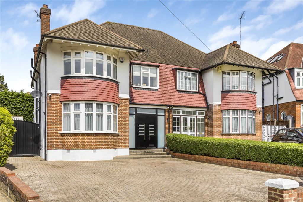 Heddon Court Avenue, Barnet