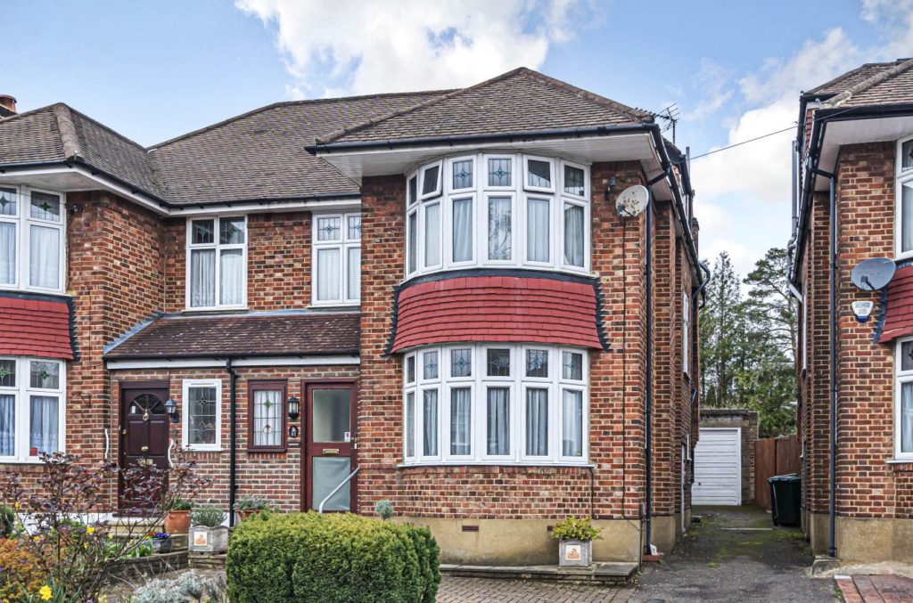 Lynton Mead, Totteridge
