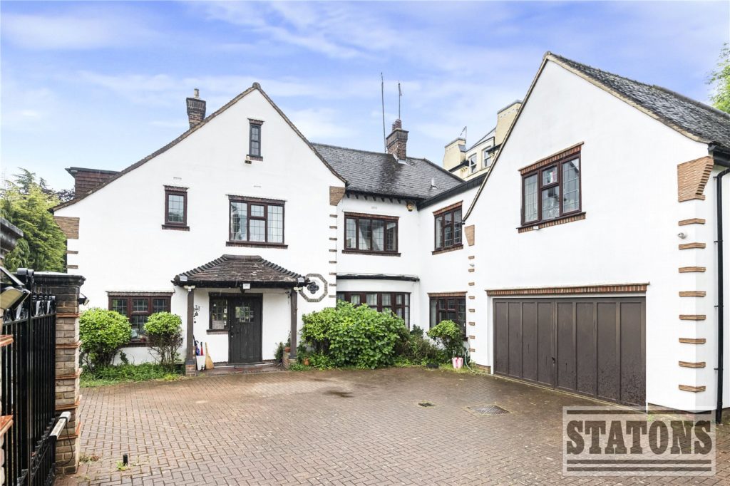 Oakleigh Park South, Whetstone
