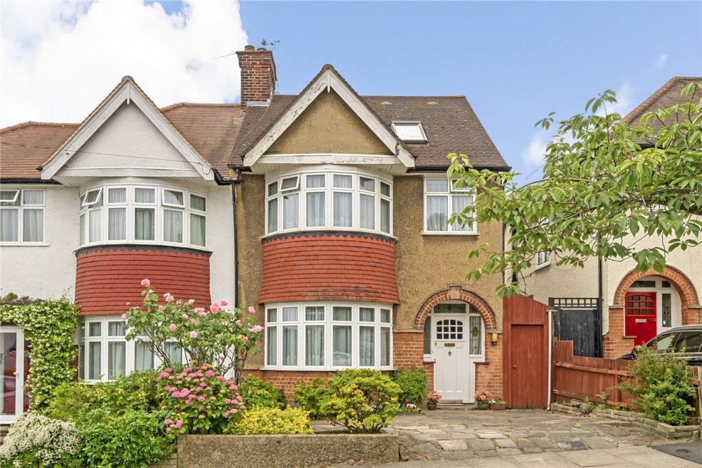 Highlands Road, Barnet