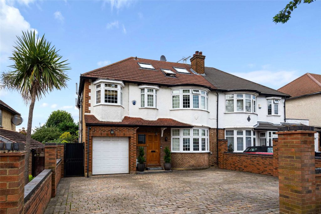Cat Hill, Barnet