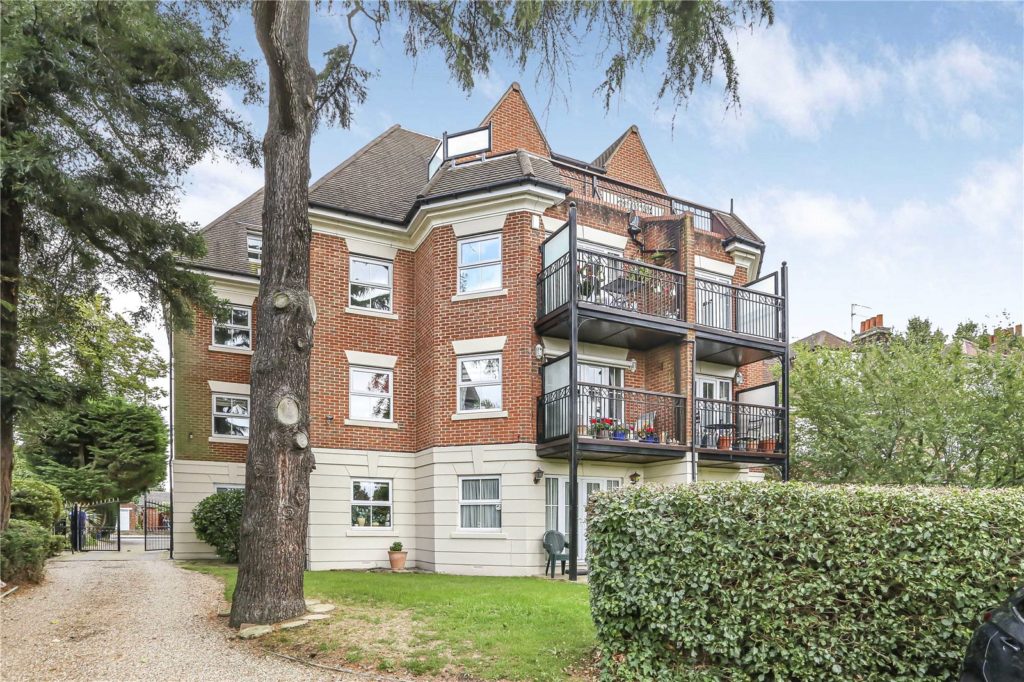 Highview Lodge, The Ridgeway