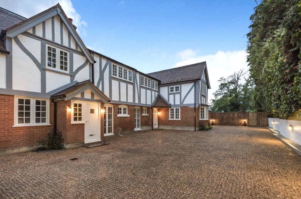 The Coach House, Barnet Lane