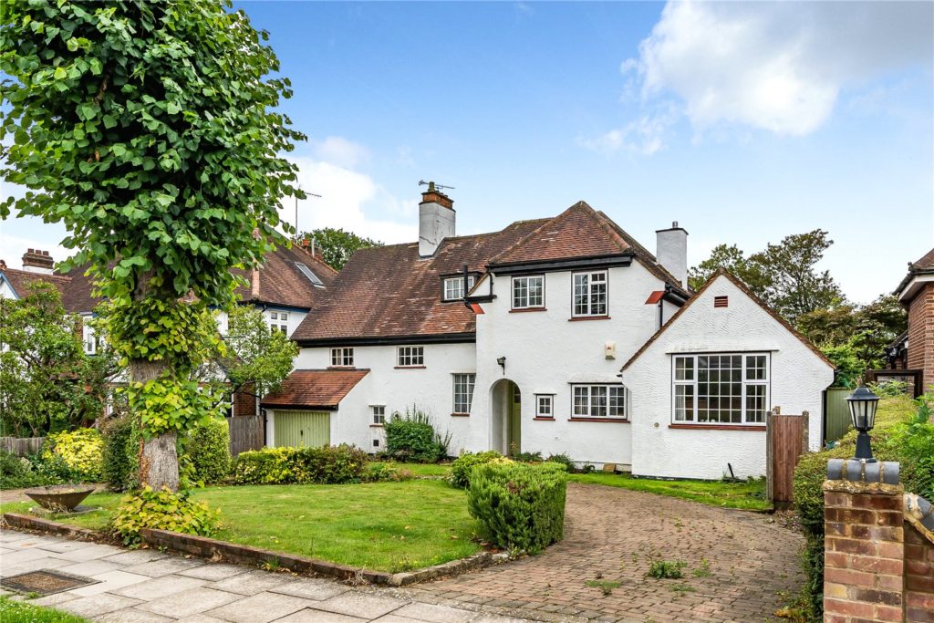 Oakleigh Avenue, Whetstone