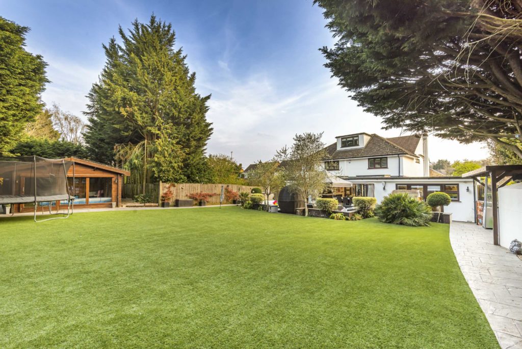 Park Crescent, Elstree