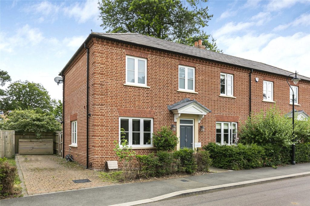 Daffodil Crescent, Barnet