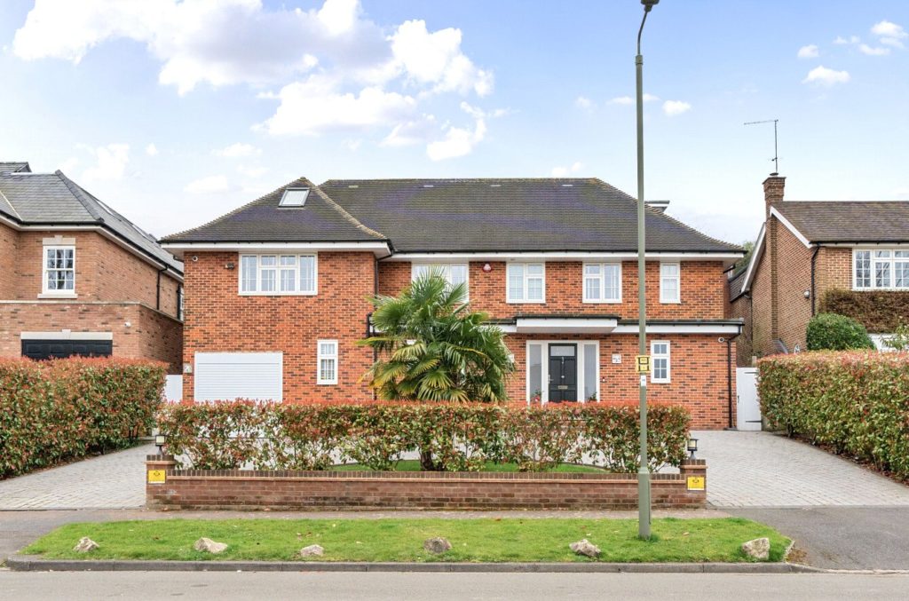 Harmsworth Way, Totteridge