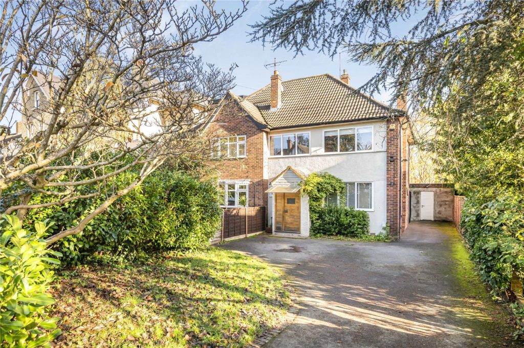 Oakleigh Park North, London