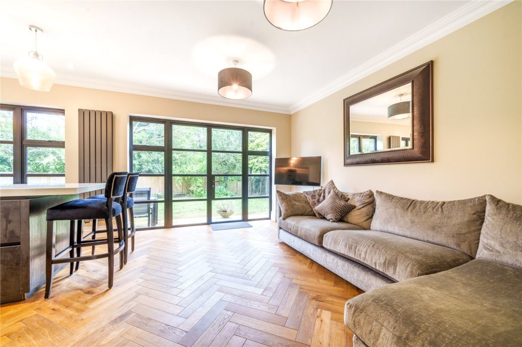 Greenacre Close, Hadley Highstone